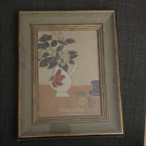 Elegant Green and Gold Picture Frame